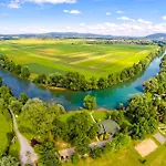 Lahinja & Kolpa River شقة *